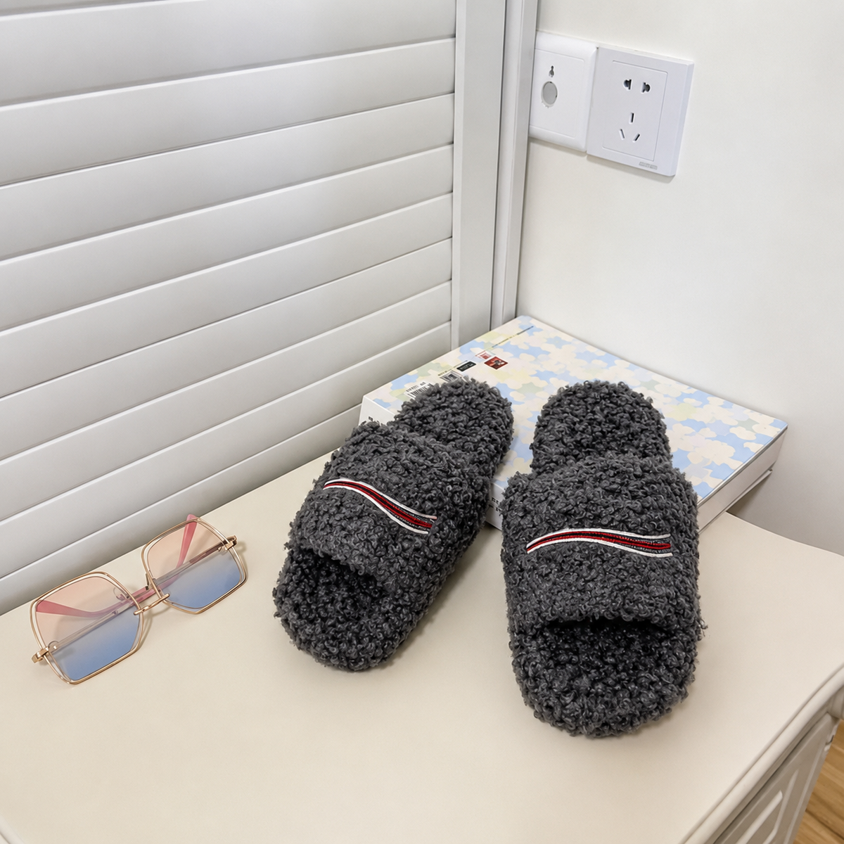Cozy Teddy Plush Slide Slippers - grey